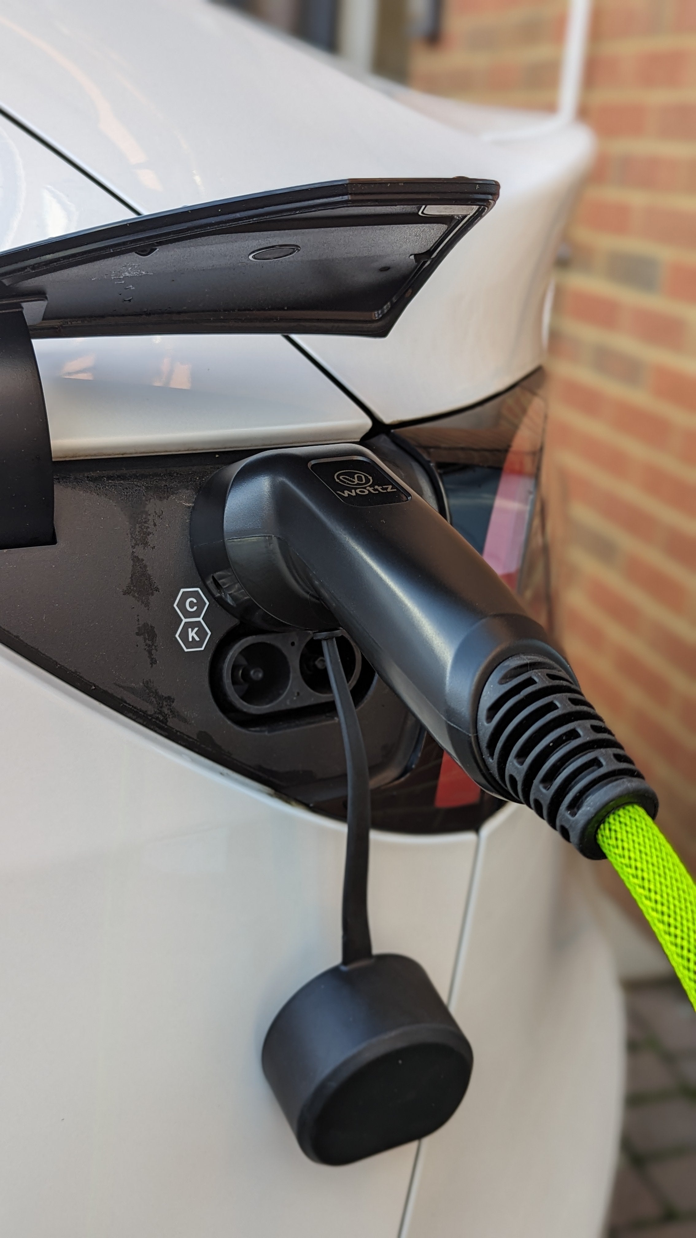 Vehicle to Load adapter (V2L) for MG EV's